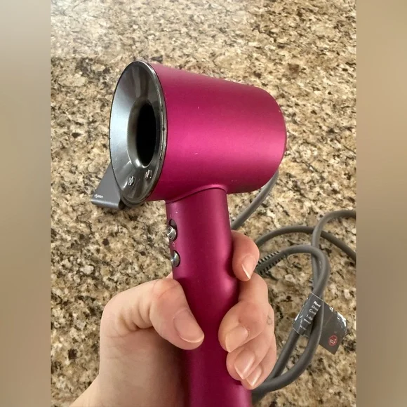 Dyson Supersonic™ hair dryer (Fuchsia) with Concentrator Attachment HD07 - Picture 4 of 8